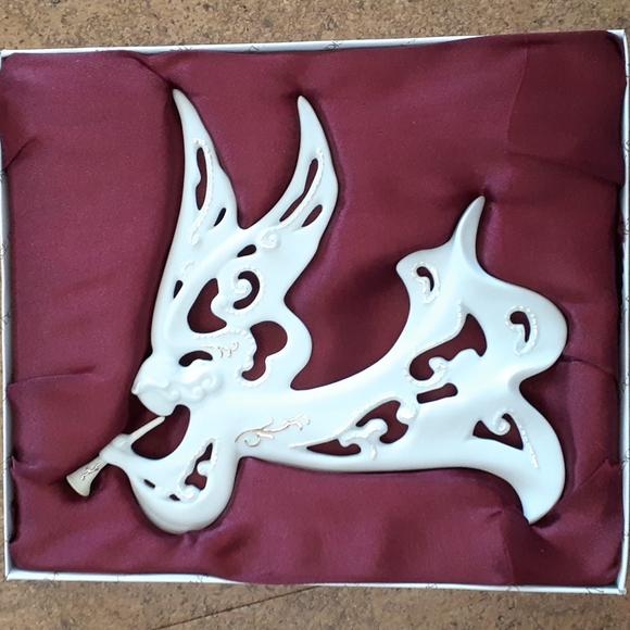 NWT Apple Tree Design Porcelain Angel w/ Horn Wall Hanging. - Picture 2 of 8